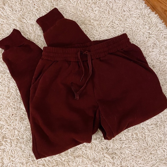 ☼ Maroon Sweatpants - Picture 3 of 5
